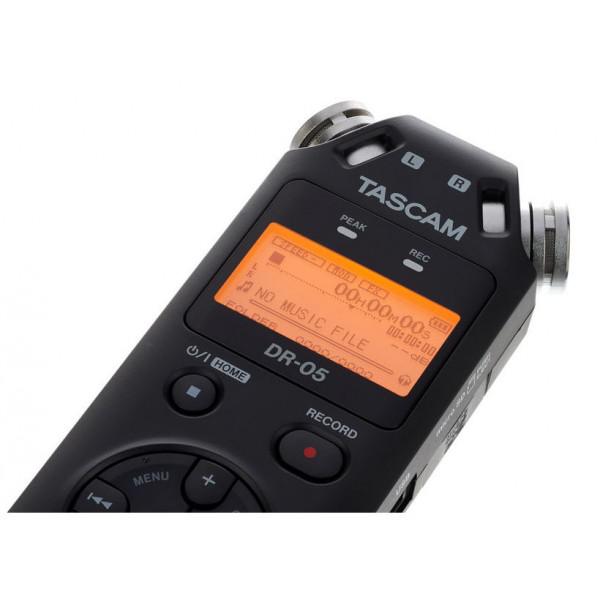 Tascam DR-05 16 GB Bundle - Tascam DR-05 16 GB Bundle